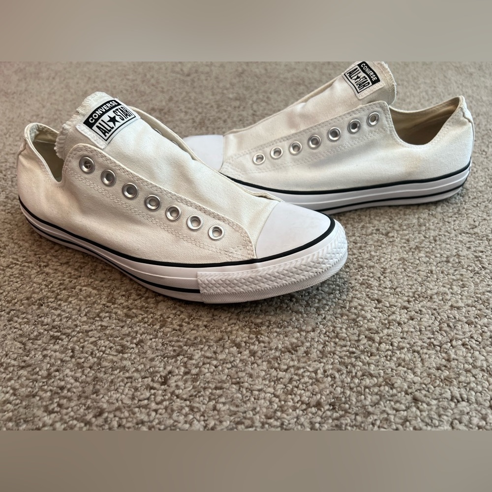 Converse Unisex shoe - white with no laces